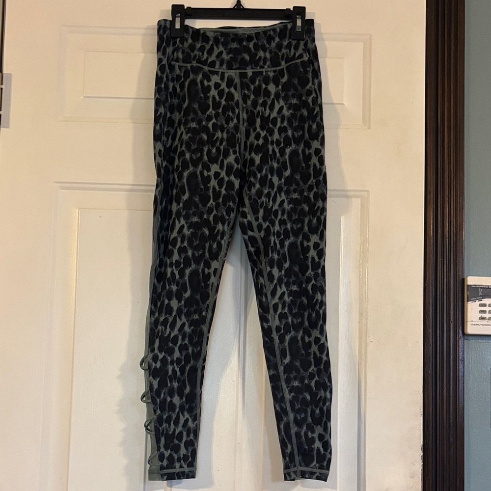 Victoria's Secret Black and Gray Leopard Print Leggings